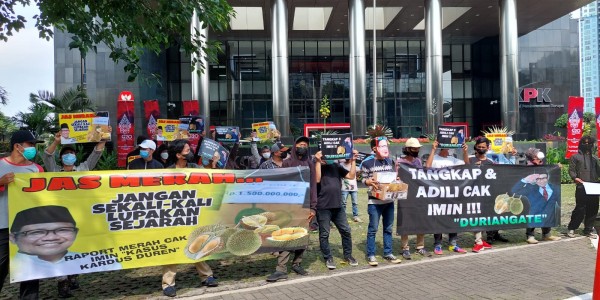 Aksi Jumat Keramat, SAKTI: Jas Merah Jangan Sekali-Kali Lupakan Sejarah Kardus Duren