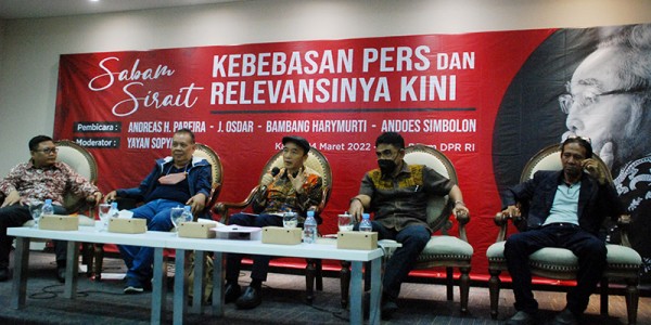 Diskusi Dialektika :