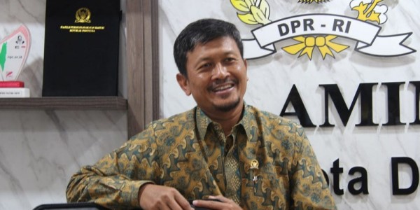 Dukung Langkah MAKI, Amin Ak: Pembentukan Pansus Hak Angket Sangat Penting