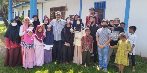 Kunjungi Rumah Singgah Anak Yatim di Bumi Moro, Nono Sampono Berikan Motivasi Semangat 