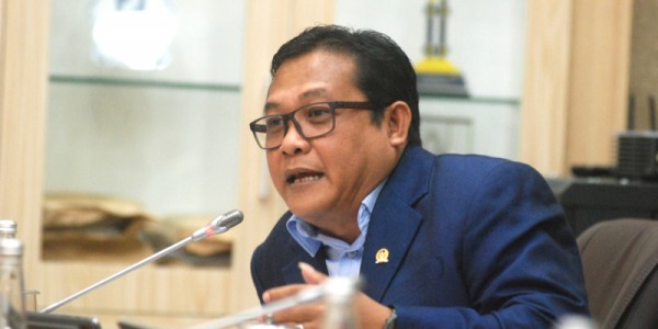 RDP Dengan HIMBARA, Sonny T Danaparamita, Program Bantuan Perbankan Untuk UMKM Belum Maksimal