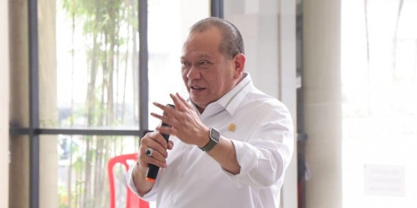 Ketua DPD RI Ajak Masyarakat Jatim Awasi Penyaluran Solar Bersubsidi