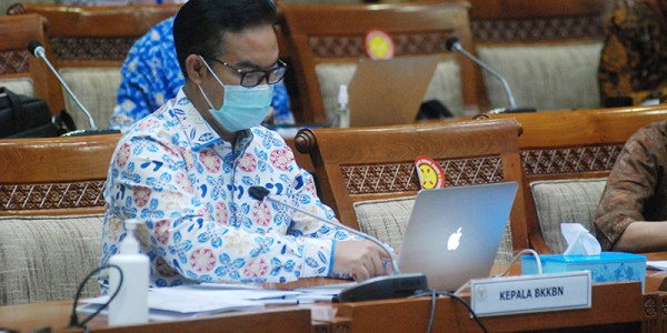 Kepala BKKBN Raker Dengan Komisi IX DPR
