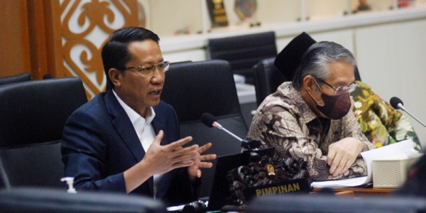 Baleg DPR Rapat  Bahas DIM  Dengan Kemenkumham