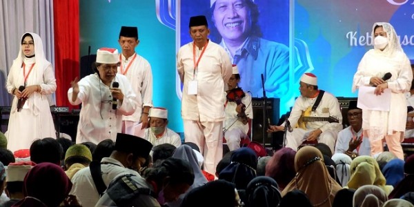 Cak Nun: Mbak Puan Jauh Lebih Tajam dan Bijaksana