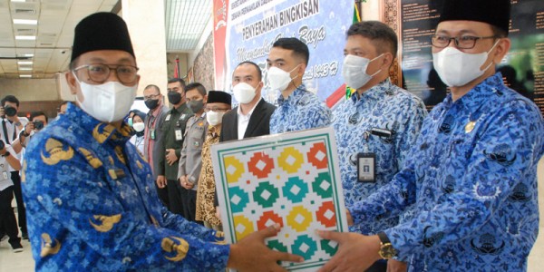 Korp Pegawai Republik Indonesia DPD RI Bagi-Bagi Bingkisan Lebaran