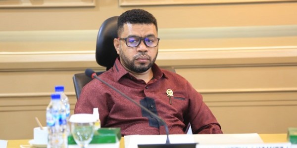 Senator Filep Minta Kejagung Usut Tuntas Mafia Lain Terkait Kasus Minyak Goreng
