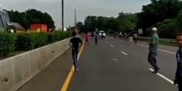Warga Protes Blokir Tol Cipularang, Begini Kata Kakorlantas