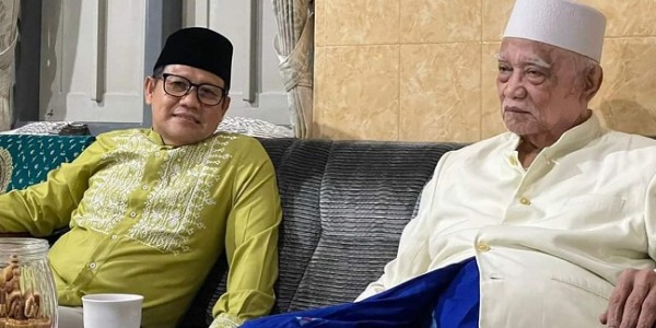 Diserang Buzzer di Twitter, Cak Imin Pilih Sungkem Kiai Sepuh Lirboyo dan Ploso
