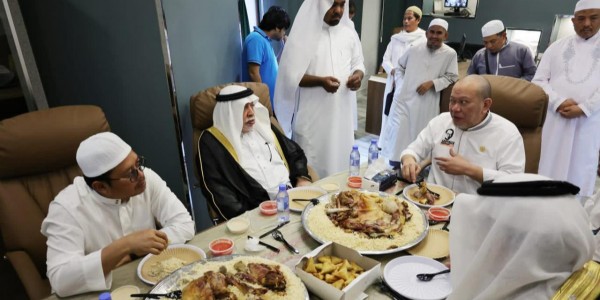 Dijamu Makan Pemegang Kunci Kabah, LaNyalla Didoakan Bermanfaat Bagi Indonesia
