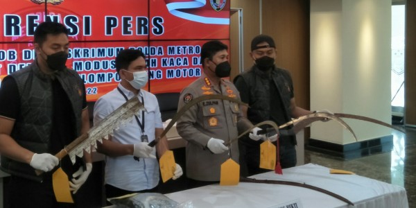 Konvoi Sambil Tenteng Senjata Tajam, Polisi Tangkap Pemimpin Geng Jakarta Misteri