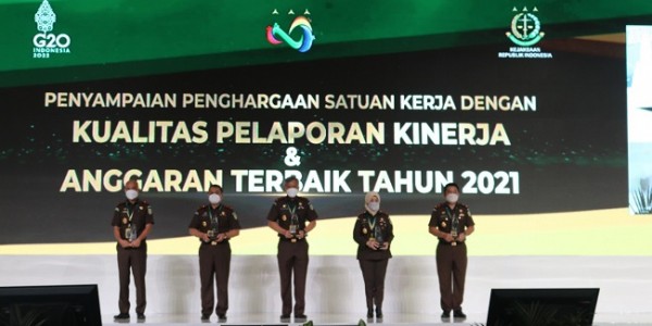 Kejati DKI Jakarta Terima Penghargaan Satuan Kerja Peringkat Pertama dari Jaksa Agung 