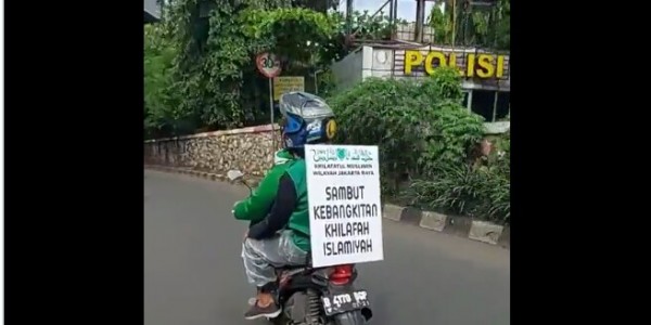 Polisi Tengah Identifikasi Pelaku Konvoi Motor Beratribut Khilafah di Cawang