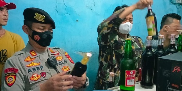Antisipasi Konflik Sosial dan Kurangi Kriminalitas, Polres Purwakarta Razia Miras