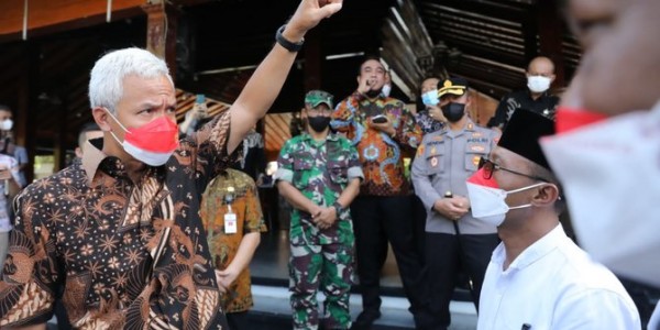Tegang dengan Elite PDIP, Pengamat Duga Ganjar Memang Sengaja Memancing Konflik