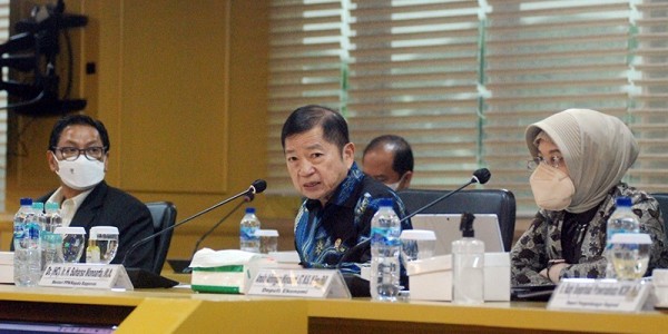 Menteri PPN/Kepala Bappenas Suharso Monoarfa Raker Dengah Komite IV DPD RI