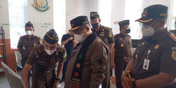 Kunjungan Kerja, Kajati Aceh Berikan Motivasi Kinerja dan Canangkan Rumah Rehabilitasi Narkoba