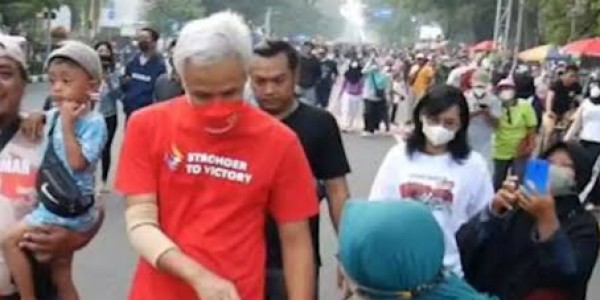 Saat di CFD Solo, Ganjar Pranowo Diteriaki 'Halo Presidenku'