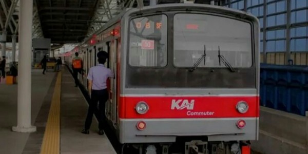 Siswi SMK Dilecehkan di KRL, Pelaku Ngaku Dapat Membuka Aura