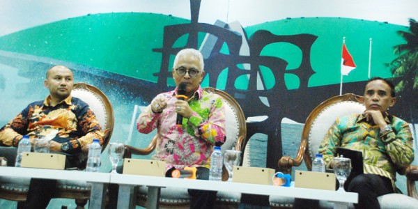 Dialektika Demokrasi  tema "Membedah Aturan Pengangkatan Pj Kepala Daerah"