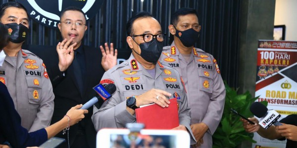 Polri Kawal Kepulangan 46 Calhaj yang Dideportasi dari Arab Saudi
