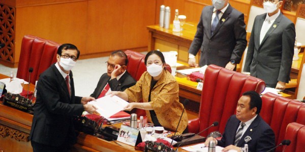 MenkumHam Ikuti Rapat Paripurna DPR