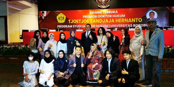 Presiden KAI Tjoetjoe Lulus Cumlaude Program Doktor Di Unbor,  Laksanto Sebut Layak