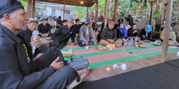 Pengabdian Kepada Masyarakat " Optimalisasi Fungsi Lembaga Adat Masyarakat Osing Bayuwangi"