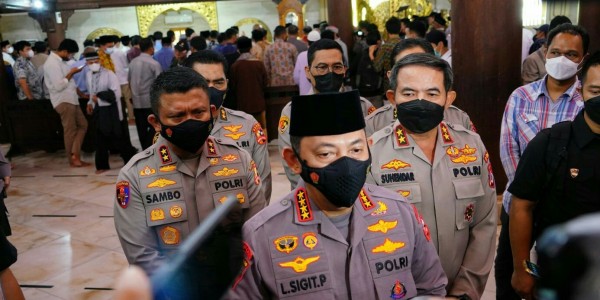 Kapolri Minta Masyarakat Ikut Awasi Pengusutan Kasus Brigadir J