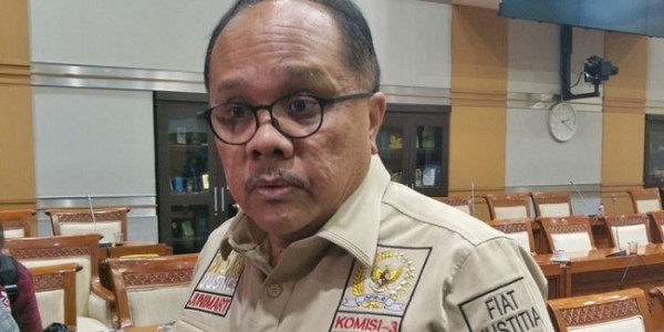 Soal Seragam Baru Kementerian ATR/BPN, Junimart: Apa Urgensinya?