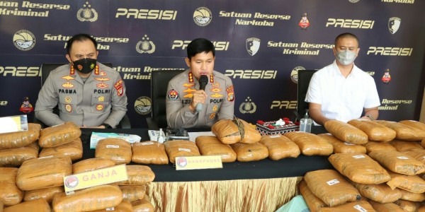 Bawa 137 Kilogram Ganja dari Sumatera, Dua Kurir Ditangkap