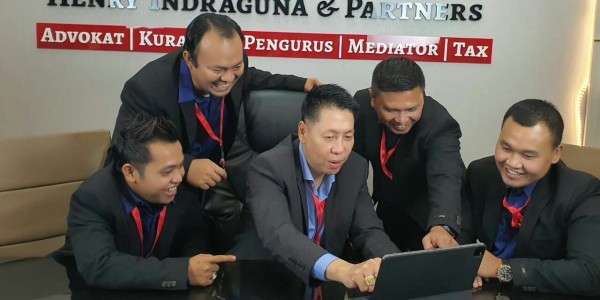 Henry Indraguna & Partners Masuk Lima Besar Top 100 Indonesian Law Firms
