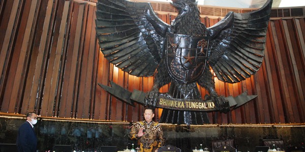 Ketua MPR RI Bamsoet Coba Mikrofon