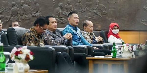 Hadiri Peluncuran Buku Jafar Hafsah, Ketua MPR RI Apresiasi Terbitnya Buku 'NKRI Harga Mati'