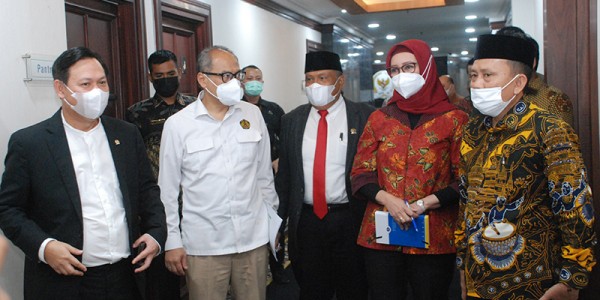 Sultan B Najamudin Terima Pengaduan Sekda Bengkulu Soal Kelangkaan BBM di Bengkulu