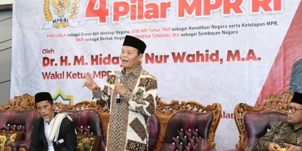 Hidayat Nur Wahid: MPR Garda Terdepan Menjaga dan Menyelamatkan Konstitusi