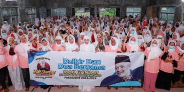 Dukung Ganjar Pranowo Maju Pilpres 2024, Emak-Emak Berdoa dan Zikir Bersama