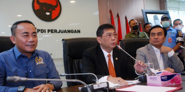 Effendi Simbolon Minta Maaf Kepada Seluruh TNI Atas Ucapanya