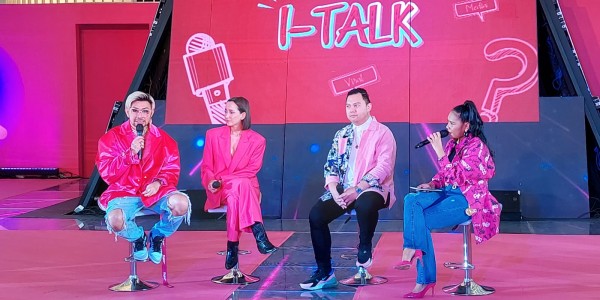 Serba Pink! Caren Delano Gelar Pameran ABRACADABRA