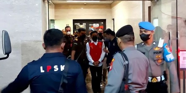 Sidang Perdana, Bharada E Dikawal LPSK Menuju PN Jaksel