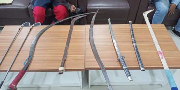 Bawa Senjata Mau Tawuran, Enam Pelajar Diamankan Polrestro Bekasi Kota