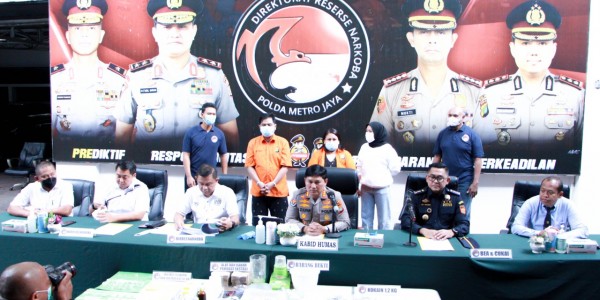 Demi Lolos Pemeriksaan di Bandara Soetta, Wanita Asal Peru Telan 1,2 Kilo Kokain