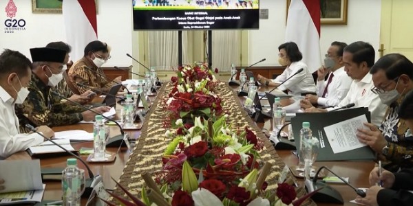 Jokowi Minta BPOM Tarik dan Umumkan Merek Obat Penyebab Gagal Ginjal Akut