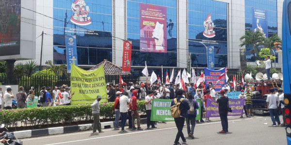 Massa Datangi Kementerian ATR/BPN, Minta Mafia Tanah di Kotabaru Diberantas