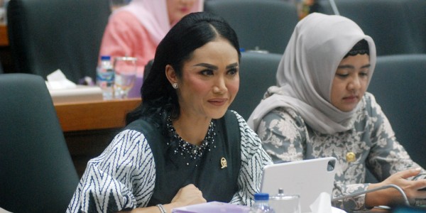 Kris Dayanti Raker Dengan Menkes,BPOM dan BKKBN