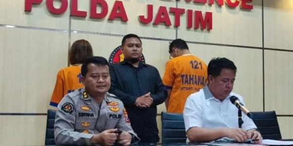 Wow...Ternyata Dua Pemeran 'Kebaya Merah' Sudah Buat 92 Video Porno