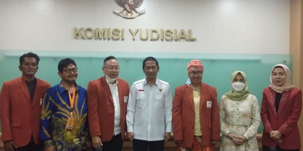 Terima Pengurus APHA,  KY Sepakat Soal Pembentukan Peradilan Adat