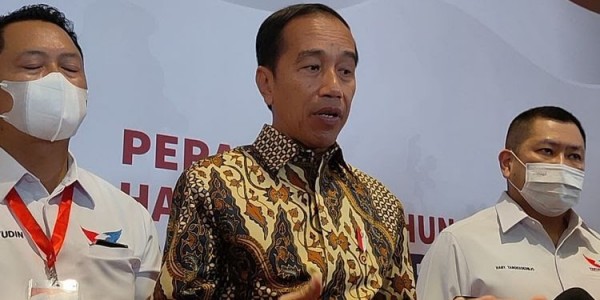 Pengamat: Pak Jokowi Itu Tipikal Omongan dengan Fakta Berbeda