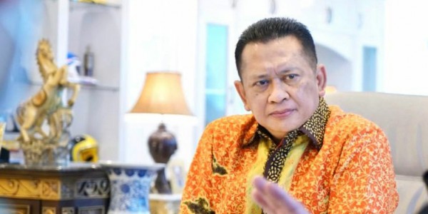 Urgensi Jalan Tengah Perdamaian Dunia
