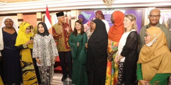 Ganjar Pranowo Terima Kunjungan Ulama Perempuan 31 Negara, Diskusi Soal Hak Asasi